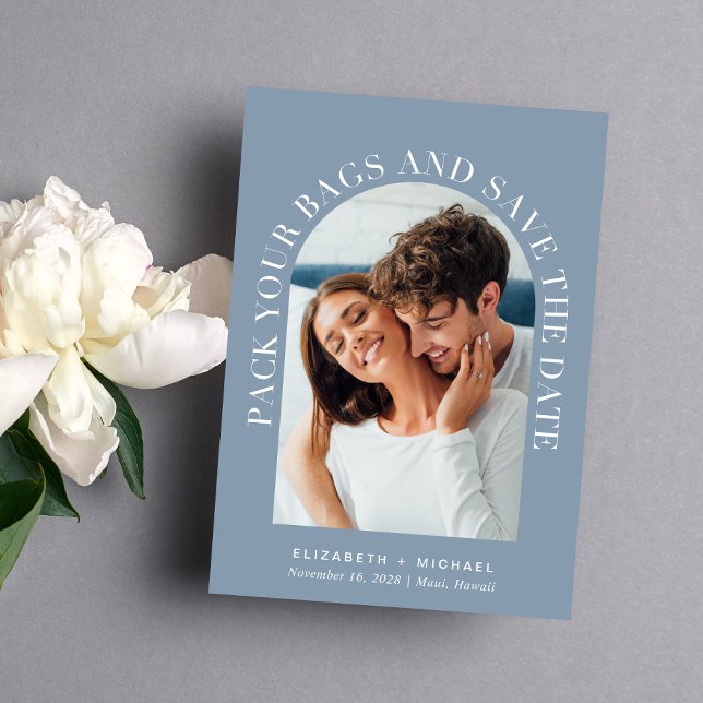 Reserva La Fecha Arco fotográfico moderno Código QR Boda de destino (Celebrate your love story with a save the date showcasing your photo in an elegant arch frame)
