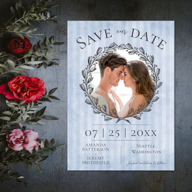 Reserva La Fecha Berry Wreath y Stripes Photo | Azul (Berry Wreath and Stripes Photo Save the Date - Blue)