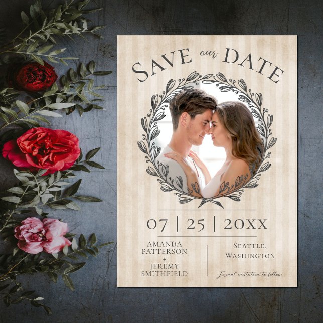 Reserva La Fecha Berry Wreath y Stripes Photo | Beige (Berry Wreath and Stripes Photo Save the Date - Beige)