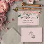 Reserva La Fecha Blush Floral Rosa Plano de Boda Guardar la Fecha<br><div class="desc">Este diseño de aviso de boda en zapato plano rosa con flores rosadas salva la fecha, presenta hermosos fondos clásicos y elegantes de rosa pastel y azul marino con tipografía moderna simple y caligrafía elegante para establecer un tono sofisticado para cualquier estilo de evento. Cada producto está adornado con hermosas...</div>