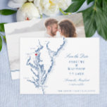 Reserva La Fecha Boda Azul de la Marina MD de Annapolis de la Bahía<br><div class="desc">Este elegante mapa de la bahía de Chesapeake Salve la fecha con la foto de vuelta es perfecto para tu hermoso boda costero en Annapolis, Maryland - ¡o en cualquier lugar de la Bahía de Chesapeake! Puedes mover el corazón sobre la ciudad en la que te casas, ¡y también puedes...</div>