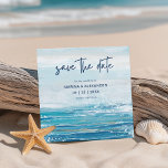 Reserva La Fecha Boda costero de Sea Blue Beach Waves<br><div class="desc">Comparte tus buenas noticias y haz un chapuzón con esta tarjeta "Sea Blue Beach Waves". Ya sea que esté planeando un destino o un boda con temática playera, este diseño costero, con olas acuáticas oceánicas en tonos turquesa tropical y blues tranquilo, hará que sus huéspedes se sientan entusiasmados por su...</div>