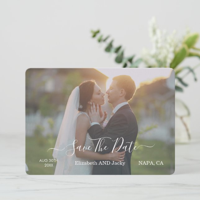 Reserva La Fecha Boda de Caligrafía Clásica Elegante en Blanco y Ne (Anverso de pie)