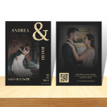 Reserva La Fecha Boda de código QR y Ampersor de Oro de foto oscura<br><div class="desc">Sorprenda a sus seres queridos con esta elegante tarjeta Save the Date,  que incluye la foto de su personalizado,  el distintivo dorado,  el código QR y los detalles del personalizado. Añade fácilmente tu información haciendo clic en la opción "personalizar".</div>