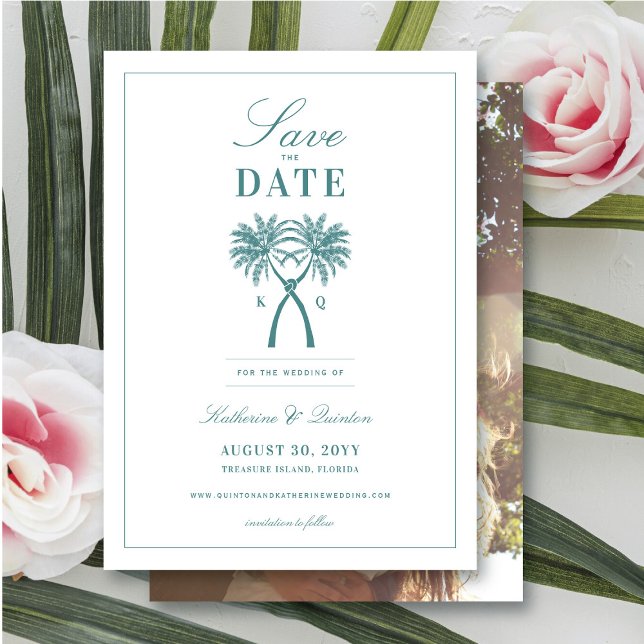 Reserva La Fecha Boda de destino tropical de palmeras nubladas (Knotted Palm Trees Tropical Wedding Save The Date Photo Announcement Card @ fatfatin_blue_knot)