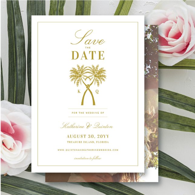 Reserva La Fecha Boda de destino tropical de palmeras nubladas (Knotted Palm Trees Tropical Wedding Save The Date Photo Announcement Card @ fatfatin_blue_knot)