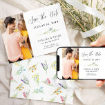 Reserva La Fecha Boda de flores silvestres Delicate Floral y foto<br><div class="desc">Boda con flores silvestres salve la tarjeta de cita con tu foto, delicadas flores silvestres y hermosa caligrafía. El diseño de esta flor de acuarela de bonito está adornado con flores de prado finas de naranja lila rosa y amarillo. Perfecto para los temas primaverales y veraniegos, desde el jardín floral...</div>
