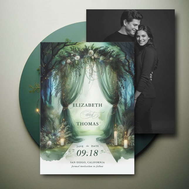 Reserva La Fecha Boda de fotografía de Moody Canopy, sueño forestal (enchanted forest woodland wedding save the date arch canopy calligraphy fairy tale magic moody dark)