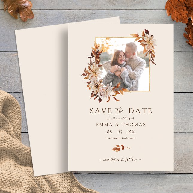 Reserva La Fecha Boda del marco dorado floral otoño foto Guardar fe (Elegant Fall Floral Gold Frame Wedding Photo Save the Date by Painted Paperie
)
