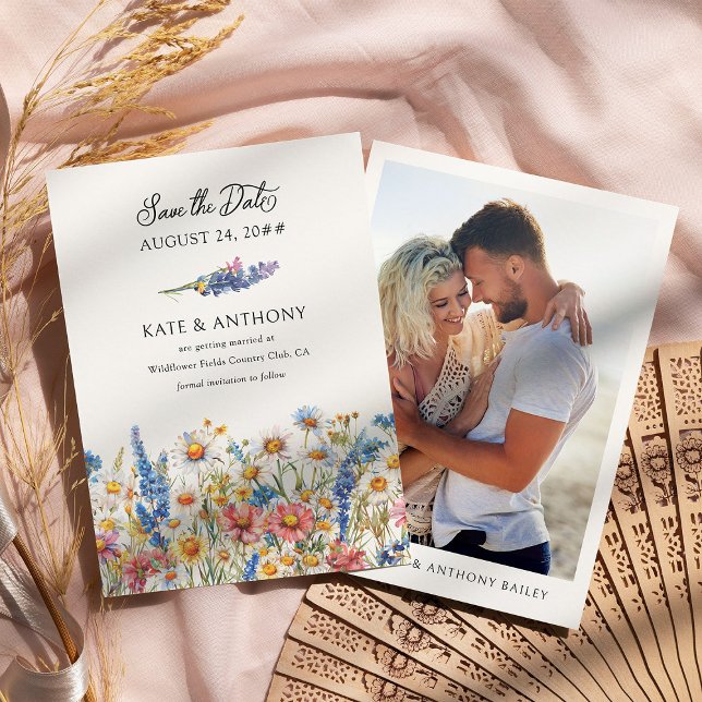 Reserva La Fecha Boda fotográfico de compromiso de flor silvestre e (Save the Date with Photo from the Country Wildflower Wedding Collection by Darling & May)