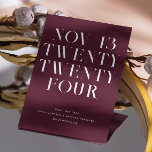 Reserva La Fecha Boda minimalista tipografía moderna Escarlata oscu<br><div class="desc">Tipografía moderna boda minimalista Guarde la fecha en tonos de roble marrón,  escarlata oscuro,  cabernet sauvignon (cab sav). Adecuado para boda de otoño. Por favor,  contacte conmigo si necesita artículos adicionales.</div>