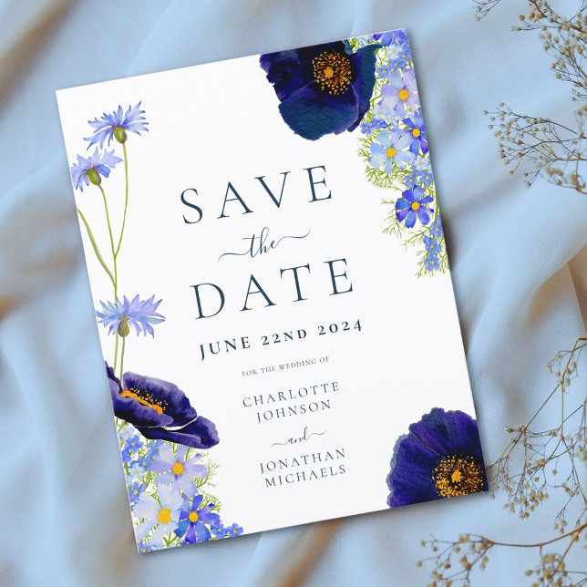Reserva La Fecha Boda moderna bohemio de flores silvestres azules (Elegant wildflower blue floral wedding save the date invitation with modern typography )