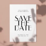 Reserva La Fecha Boda Moderna y Elegante | Foto y QR Minimalista<br><div class="desc">Esta moderna tarjeta de anuncio de boda "save the date" presenta tipografía minimalista en negrita en la parte frontal y un diseño de foto en la parte trasera con espacio para el sitio web de la boda y el código QR. Diseñada para causar una fuerte primera impresión, es perfecta para...</div>