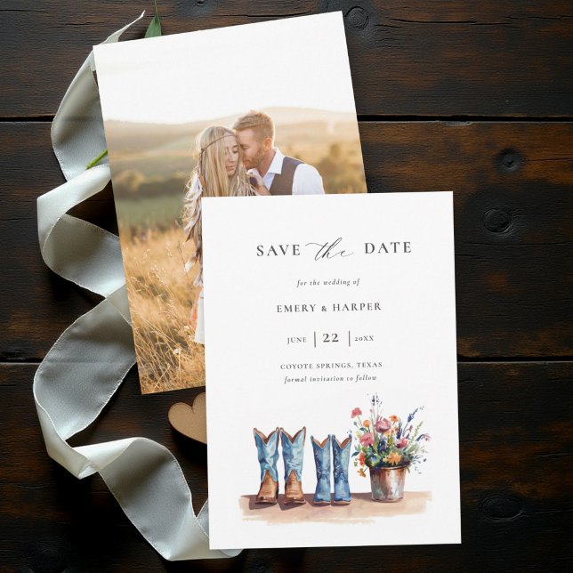 Reserva La Fecha Boda Rústica Denim Flores Silvestres Foto (rustic photo wedding save the date cowboy boots wildflowers barn country outdoor backyard modern)