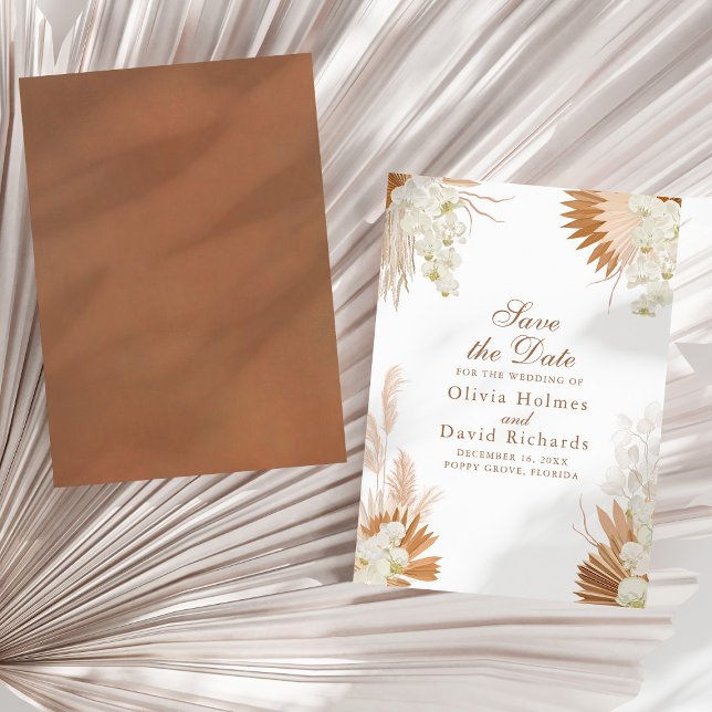 Reserva La Fecha Boho Terracotta Pampas Boda de Grass Floral (Boho Terracotta Pampas Grass Floral Wedding Save The Date on a sunny neutral dry palm leaf.)