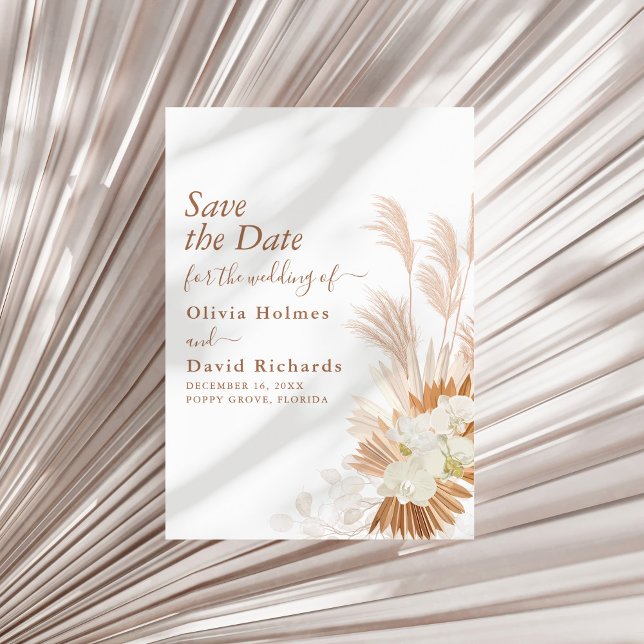 Reserva La Fecha Boho Terracotta Pampas Hierba Orquídea Save the Da (Boho Terracotta Pampas Grass and Orchids Wedding Save The Date on a sunny neutral dry palm leaf.)