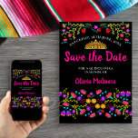 Reserva La Fecha Bonito Mexicana Fiesta Floral Oro Tiara Rosa Negro<br><div class="desc">Guarda la tarjeta de anuncio de fecha que puede personalizar para cualquier ocasión. El diseño floral tiene una abundancia de flores de la Fiesta mexicana de bonito en la parte delantera, con tipografía dulce de color rosa y negro. La plantilla está configurada para que usted pueda personalizar la postal con...</div>