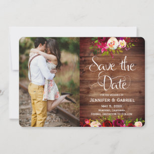 Reserva La Fecha Burgundy Floral Barn Wood Save the Date Foto