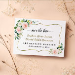 Reserva La Fecha Charm Rubor Ivory Flowers Boda Calligraphy<br><div class="desc">Diseño único y elegante,  con flores color marfil rosa,  color de agua,  marco dorado falso,  caligrafía de moda; marco floral e iniciales en la parte posterior. Utilice la herramienta Personalize para agregar su información y realizar cambios. Para ver elementos coincidentes,  visite mi colección de flores únicas de Rubor.</div>