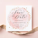 Reserva La Fecha Círculo de color de agua de Rubor Guardar la tarje<br><div class="desc">De esta forma se guarda la tarjeta de fecha con un círculo de acuarela pintado en rosa rubor con acentos falsos de oro. Para una personalización más avanzada de este diseño,  haga clic en el botón "Personalizar". También están disponibles los elementos coincidentes.</div>