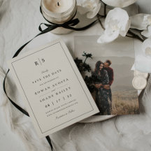 Clásico Negro y Monograma Ecru en Foto