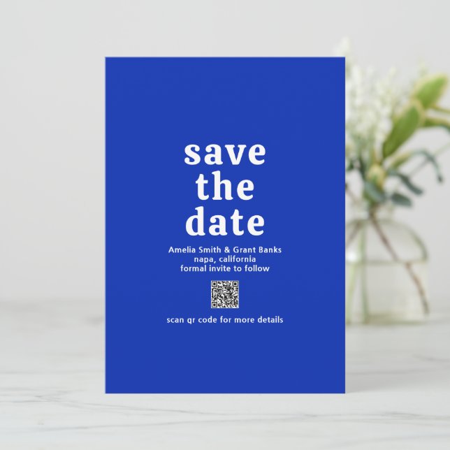 Reserva La Fecha Código QR Azul Zafiro Fuente Retro Boda Moderna (Anverso de pie)