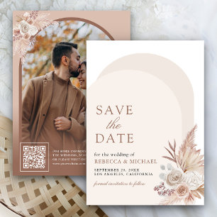 Reserva La Fecha Código QR de Foto de Arco de Pampas Floral Beige N