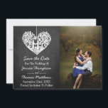 Reserva La Fecha Colección de Bodas de tablero de cuadros colgantes<br><div class="desc">Celebre con estilo con esta elegante y muy moderna boda,  salven las tarjetas de cita. Este diseño es fácil de personalizar con tu propia foto y redacción y tus invitados estarán encantados cuando reciban estas fabulosas fechas. Se pueden encontrar elementos bodas coincidentes en la colección.</div>