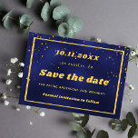 Reserva La Fecha Confeti de oro azul marino de cumpleaños<br><div class="desc">Un Save the Date para una fiesta de cumpleaños número 50 (o cualquier edad). Un fondo azul marino. Decorada con un marco dorado y un confeti. Tanto para él como para ella. Letras amarillas.</div>