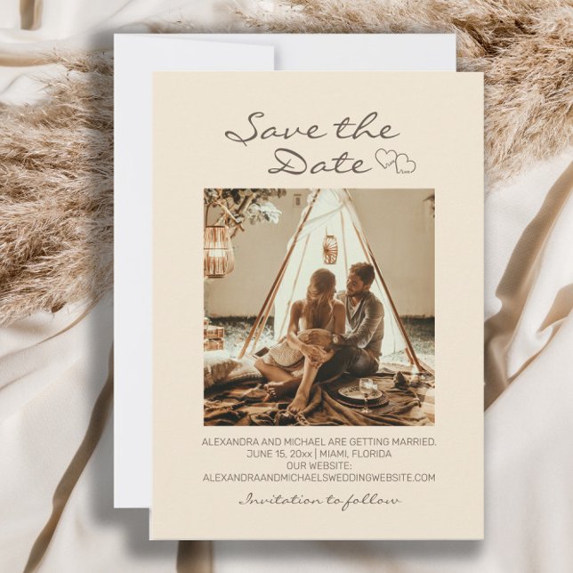 Reserva La Fecha Corazones de Boda de Boho rústico (Wedding Save-the-Date photo card with 2 hearts.)