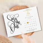 Reserva La Fecha Cualquier calendario de cumpleaños Gold Heart<br><div class="desc">Esta tarjeta de cumpleaños de cualquier edad, salve la fecha, incluye un calendario y un corazón de amor de oro de bonito que resaltan su fecha especial. Al revés hay confeti dorado. PARA MOVER EL CORAZÓN: En la sección de personalización, desplácese hacia abajo y seleccione "hacer clic en el personalizar...</div>