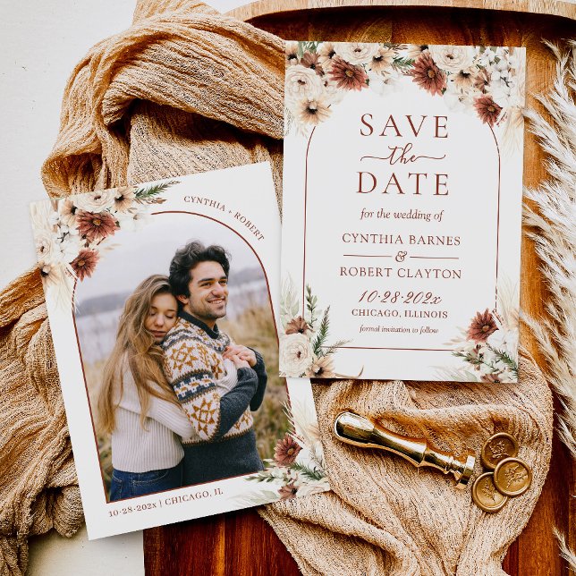 Reserva La Fecha Earthy Boho Pampas Foto del Arco Floral Grasado. (Ideal for boho-inspired weddings, garden ceremonies, or a nature-inspired theme.)