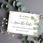 Reserva La Fecha El oro del eucalipto de cumpleaños salva la fecha<br><div class="desc">Una fiesta de moda Save the Date para una fiesta de cumpleaños número 40 (o cualquier edad). Un elegante fondo blanco decorado con un follaje eucalipto y un falso purpurina dorado. Personalice y agregue una fecha, nombre y texto. El texto: Save the Date se escribe con un gran guión de...</div>