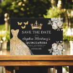 Reserva La Fecha El oro floral salva la fecha cumpleaños Quinceaner<br><div class="desc">Anuncie su día especial con la tarjeta Floral Gold Save the Date Quinceañera. Este elegante diseño presenta lujosos acentos florales dorados que exudan sofisticación y encanto. Perfecto para marcar el tono de su próxima quinceañera, este ahorra la fecha combina un toque de belleza real con elegancia intemporal. Los delicados detalles...</div>