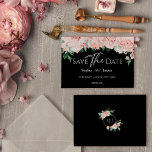 Reserva La Fecha El plano de Boda negro floral de Rubor salva la fe<br><div class="desc">Esta planicie de boda negro floral de color ruidoso salva el diseño de la fecha con hermosos antecedentes neutros de moda de blanco o negro con una tipografía moderna simple y una caligrafía elegante para establecer un tono sofisticado para cualquier tipo de evento. Cada producto está adornado con hermosas rosas...</div>