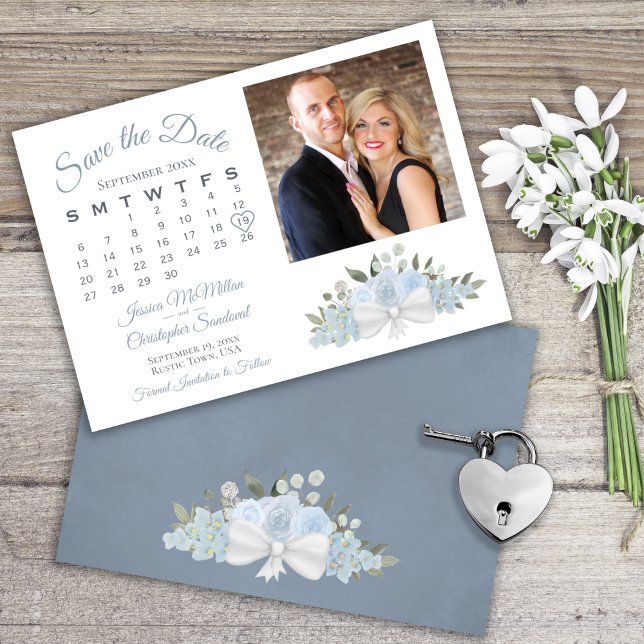 Reserva La Fecha Elegant Dusty Blue Floral Calendar Photo Wedding (Subido por el creador)