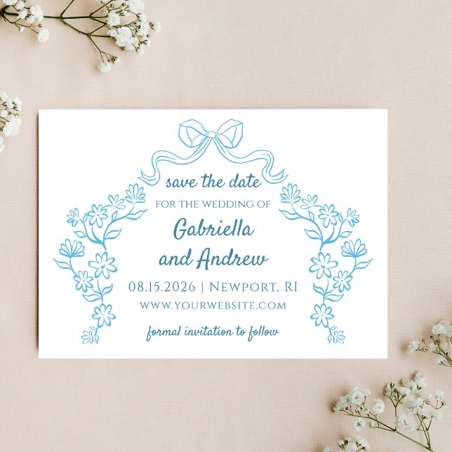 Reserva La Fecha Elegante Blue Whimsical Mano dibujada Moda Floral  (Sophisticated classic blue floral save the date card with bow motif, perfect for elegant weddings.)