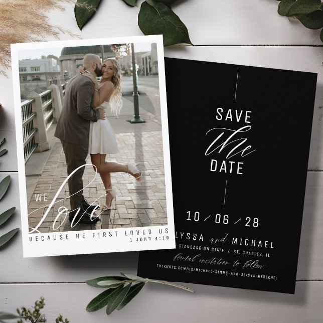 Reserva La Fecha Elegante Boda cristiano de foto negra simple (Love scripture elegant photo simple gold, black and white modern Christian wedding save the date)