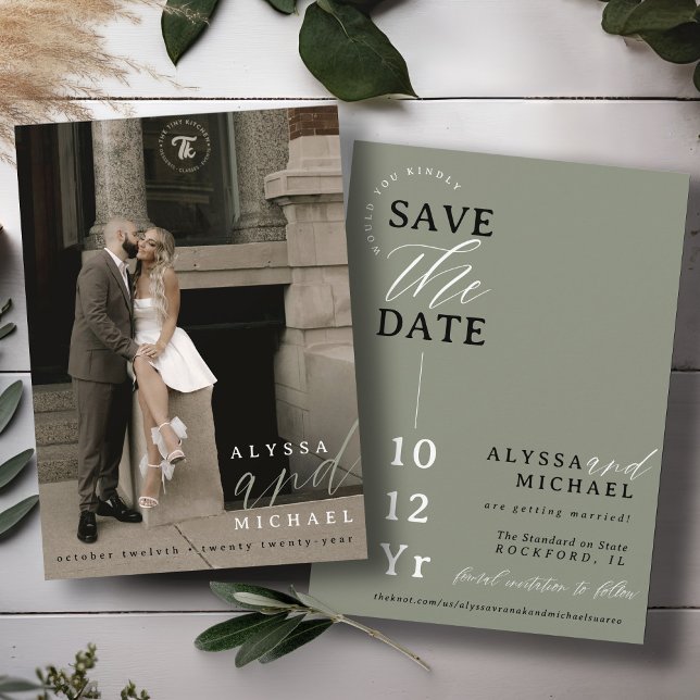 Reserva La Fecha Elegante Boda de fotografía verde Sage simple y mo (Elegant modern photo typography script simple wedding save the date, black & white, moss, sage green)