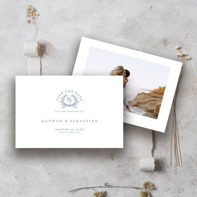 Reserva La Fecha Elegante Boda Escudo de Monograma Azul Dusty (Subido por el creador)