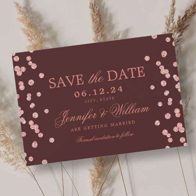 Reserva La Fecha Elegante Boda  Rosa Confetti de oro Borgoña (Elegant Script Wedding Rose Gold Confetti Burgundy Save The Date)
