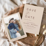 Reserva La Fecha Elegante Boho salva la foto de fecha Minimalista<br><div class="desc">Boda Boho Terracotta Salven las tarjetas de fecha que tienen una foto en el frente. Las tarjetas Save the Date contienen una moderna tipografía de escritura cursiva con letras a mano que son elegantes,  simples y modernas para usar después de la minimalista celebración del día de la boda.</div>