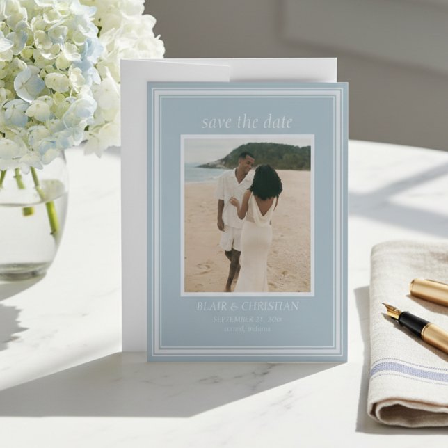 Reserva La Fecha Elegante Foto de Boda Moderna Costera Azul (Elegant Coastal Blue Modern Wedding Photo Save The Date)