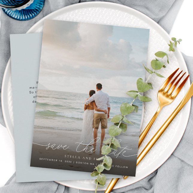 Reserva La Fecha Elegante guión moderno Foto Boda Guardar la fecha (Elegant Modern Script Photo Wedding Save The Date Card)