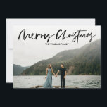 Reserva La Fecha Elegante Mínima FERIA NAVIDAD Foto<br><div class="desc">Tarjeta de foto de christams moderna y simple con un elegante guión manuscrito en la parte delantera y un patrón de rayas diagonales intemporales en la parte posterior. El color inverso de las tarjetas se puede cambiar para que se ajuste a la combinación de colores de las fotos. Todos los...</div>