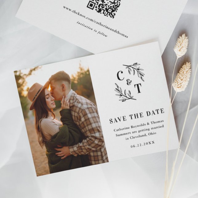 Reserva La Fecha Elegante Monograma Boda blanco y negro (Minimal Greenery Leaves Monogram Wedding Photo Save the Date with QR Code.)