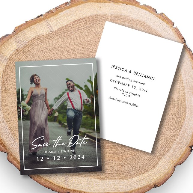 Reserva La Fecha Elegante Personalizado foto boda Guardar la tarjet (Minimalist Striped Overlay Photo Wedding Save the Date Card, Front and Back)