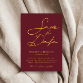 Reserva La Fecha Elegante Tipografía Moderna Dorada Burgundy Boda