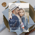 Reserva La Fecha Elegante tipografía Salven la foto de fecha Minima<br><div class="desc">Boda Guardar las tarjetas de fecha que tienen una foto en la parte delantera y trasera. Las tarjetas Save the Date contienen una moderna tipografía de escritura cursiva con letras a mano que son elegantes,  simples y modernas para usar después de la minimalista celebración del día de la boda.</div>
