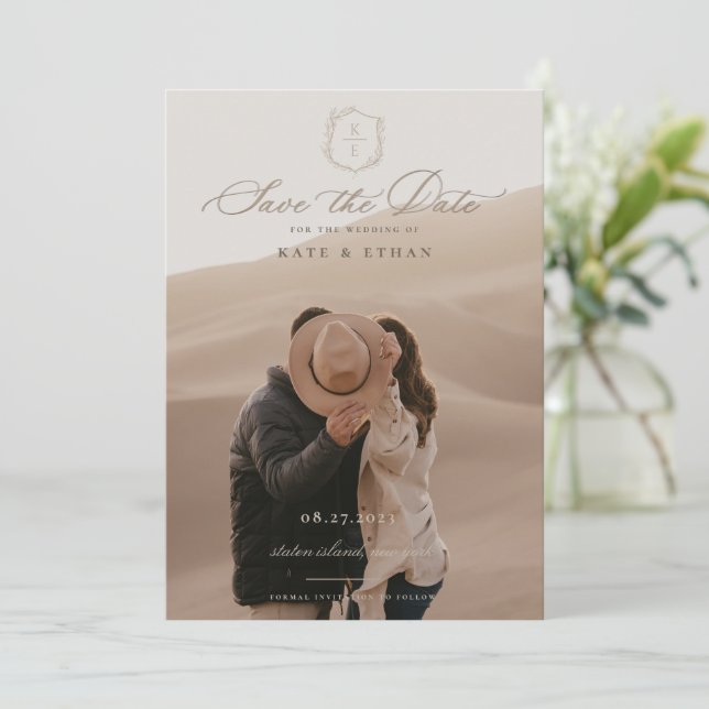 Reserva La Fecha Escudo botánico Monograma Boda Foto (Anverso de pie)